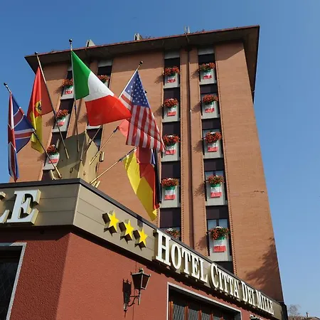 Citta Dei Mille Готель